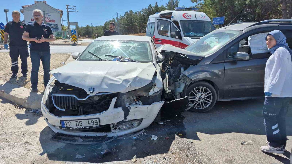 Eskişehir'de Trafik Kazası: 7 Yaralı
