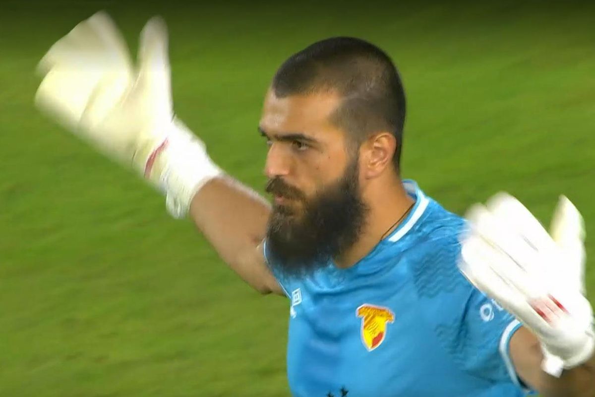 Göztepe kalecisinden kendi taraftarlarına hareket