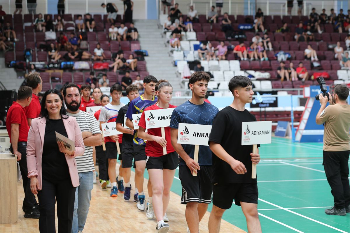 Hatay'da Büyükler Türkiye Badminton Şampiyonası başladı