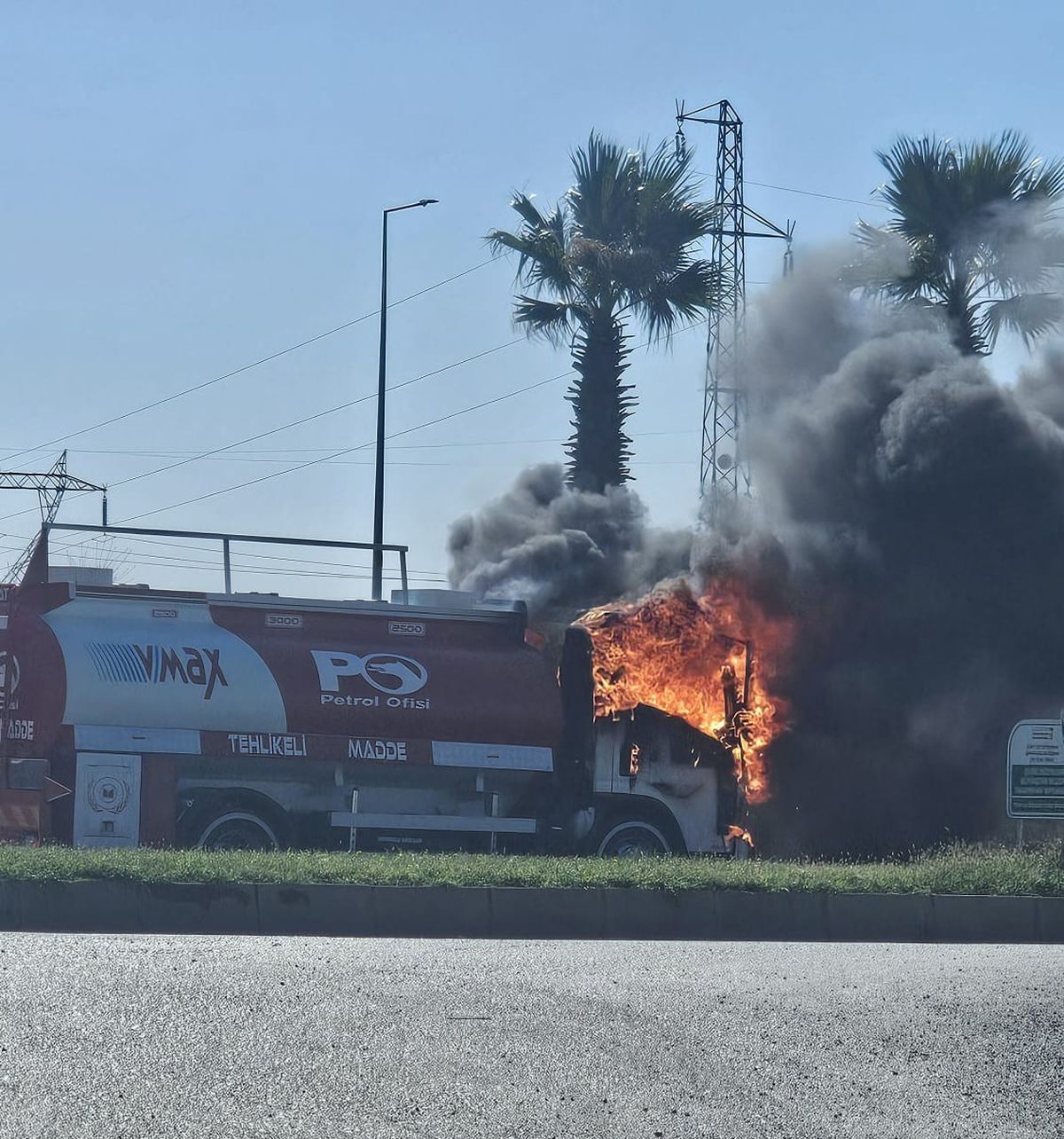 Kahramanmaraş’ta yakıt tankerinde çıkan yangın korkuttu