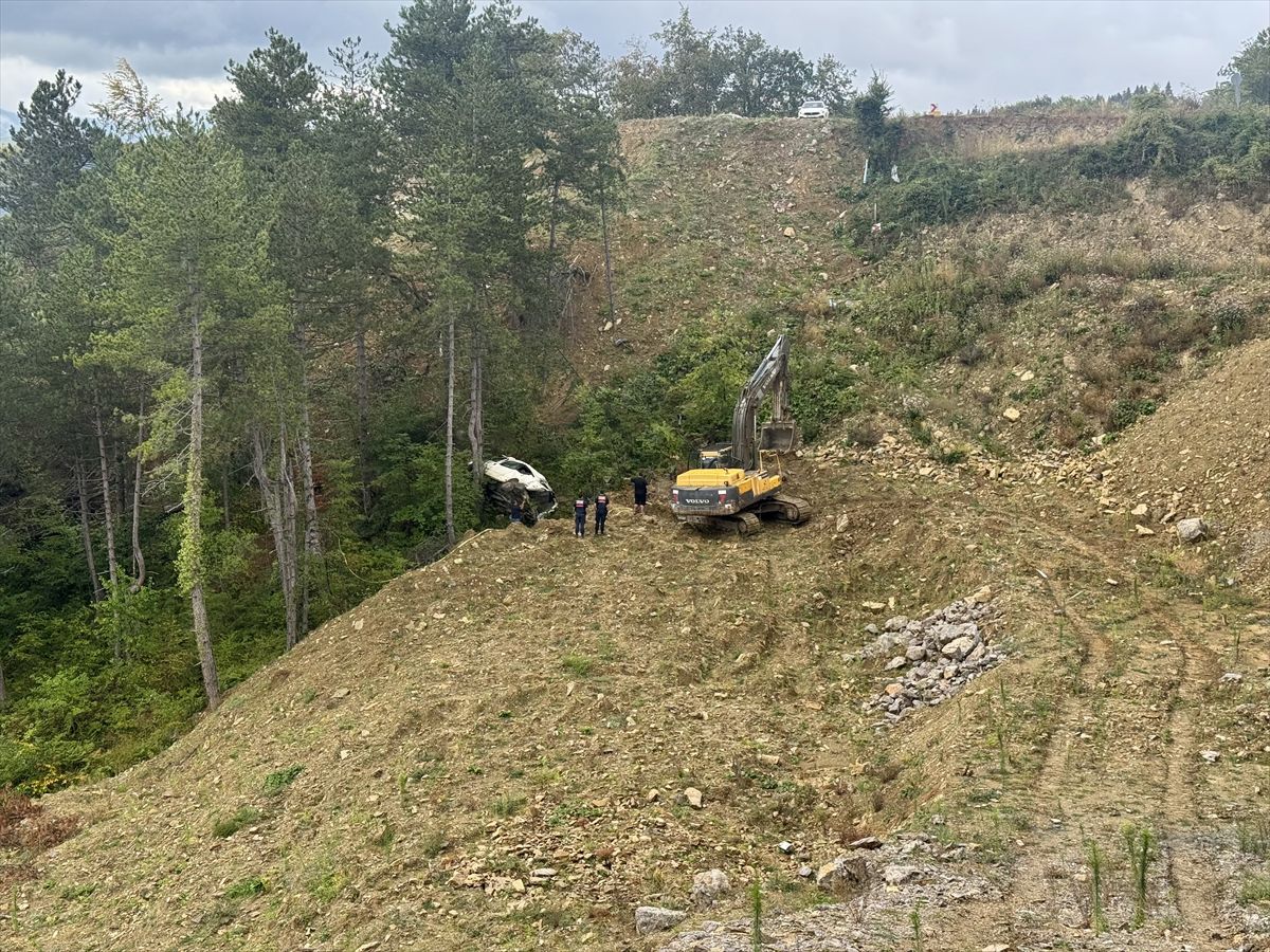 Çatalzeytin'de Minibüs Kazası: 1 Ölü, 4 Yaralı