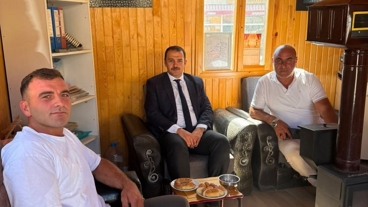 Demirözü Kaymakamı Ahat, Esnaf ve Vatandaşlarla Buluştu