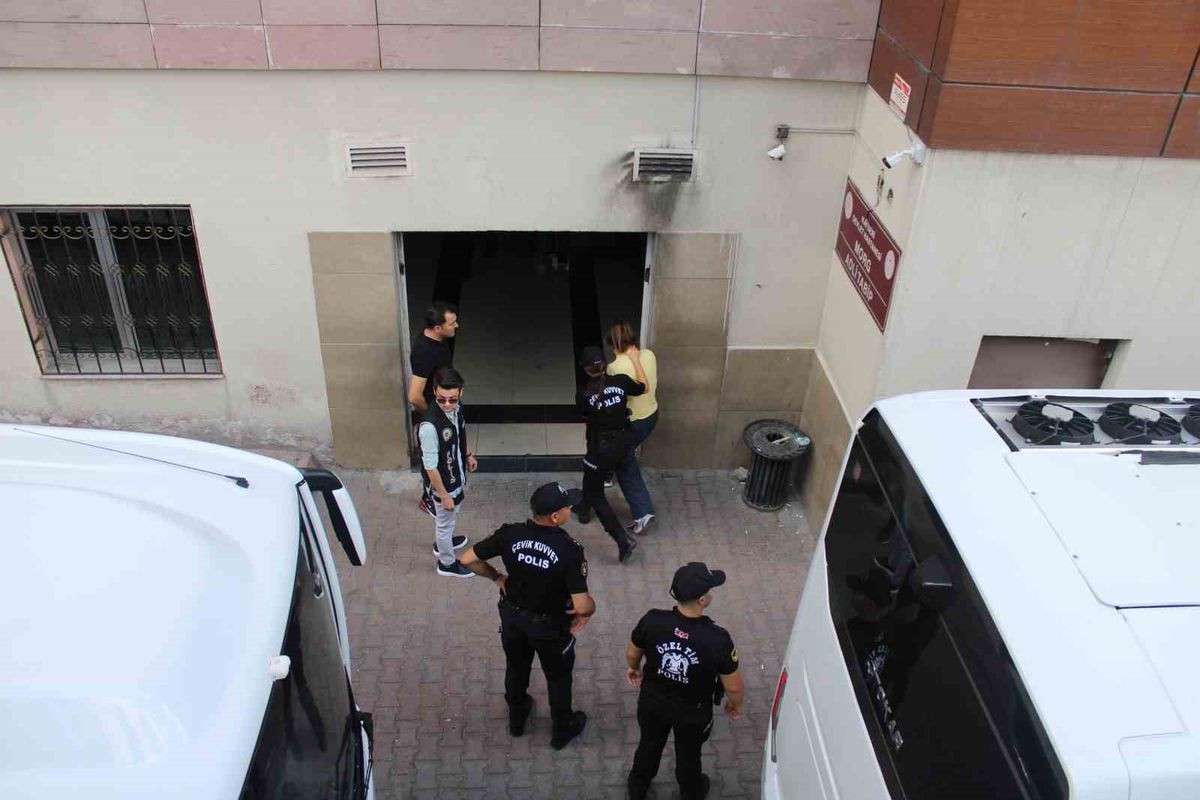 Kayseri’deki yeni nesil suç örgütü operasyonunda gözaltına alınan 32 şüpheli adliyede