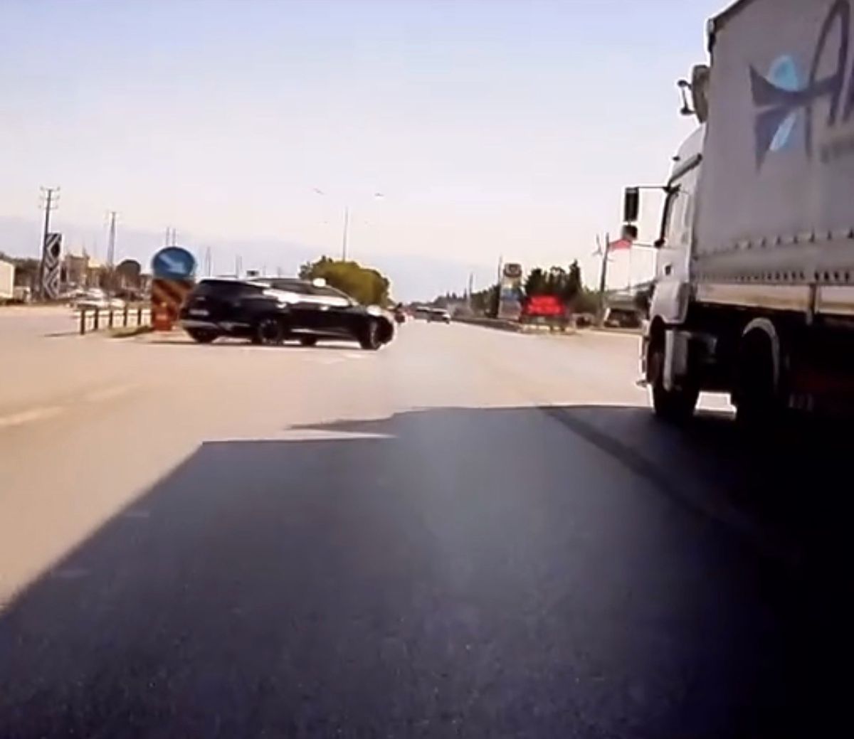 Kırmızı Işık İhlali Ölümden Döndürdü