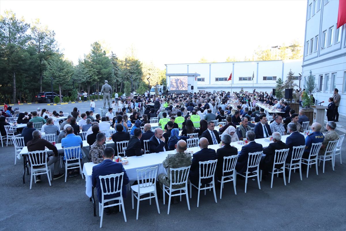 Mardin'de şehitler için anma programı düzenlendi