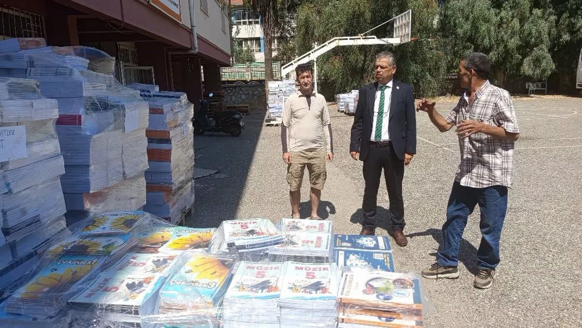 Nazilli'de Ders Kitapları İçin Depo Denetimi