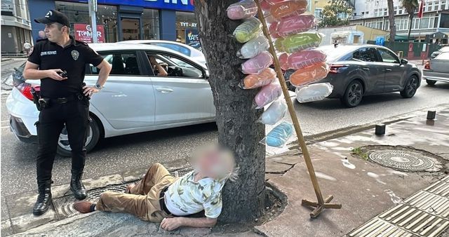 pamuk sekerci sokak ortasinda sizdi 20216006 o