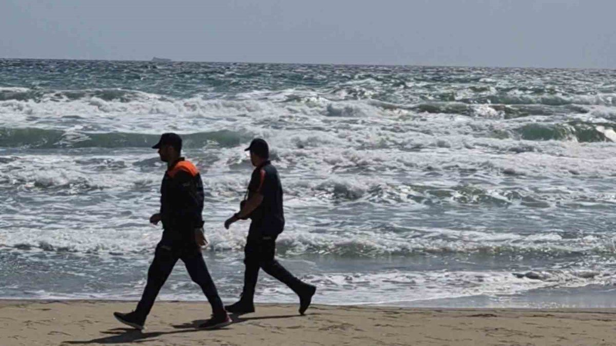 Saray'da Plajlarda Denize Giriş Yasaklandı