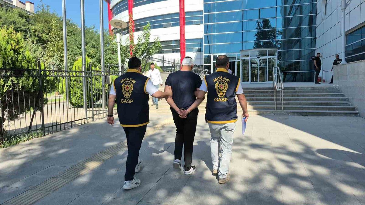 Adıyaman'da sevgilisini darp edip araya gireni bıçaklayan şahıs yakalandı