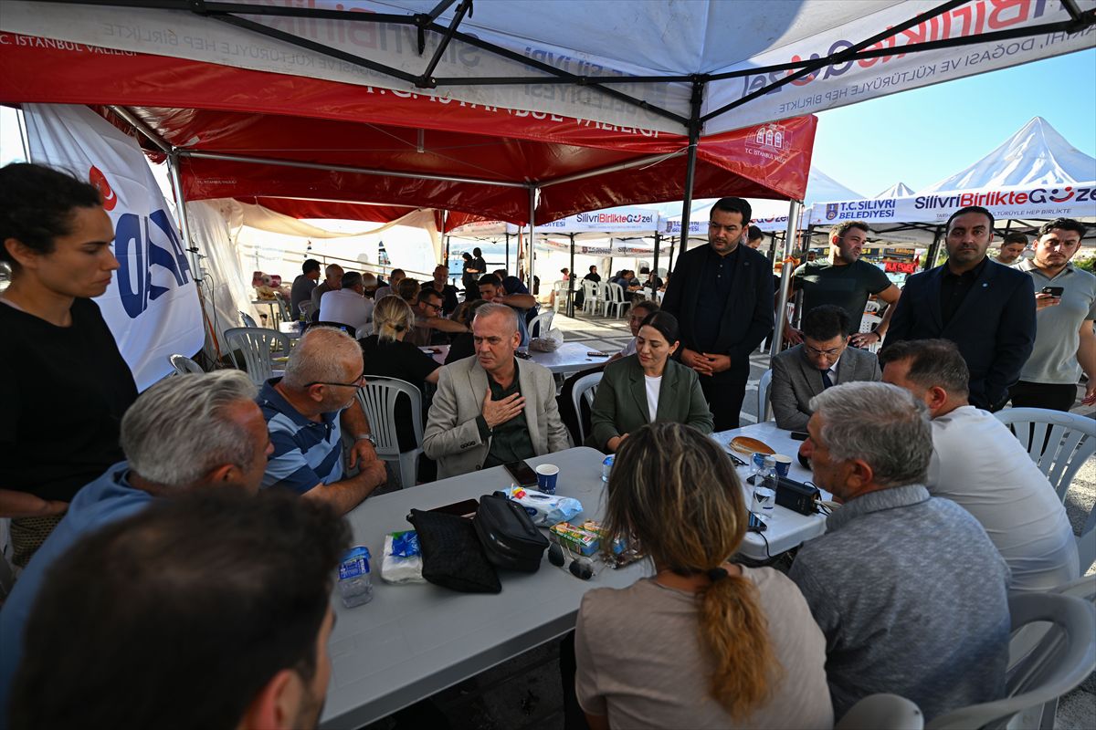 Silivri açıklarında batan gemideki mürettebatın yakınlarının bekleyişi sürüyor