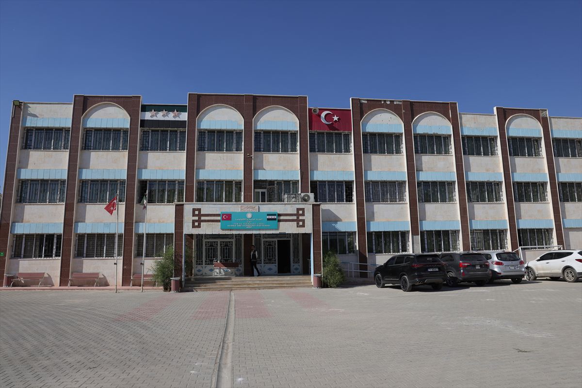 Suriye’de Maarif Vakfı öğrencileri için mezuniyet töreni düzenlendi