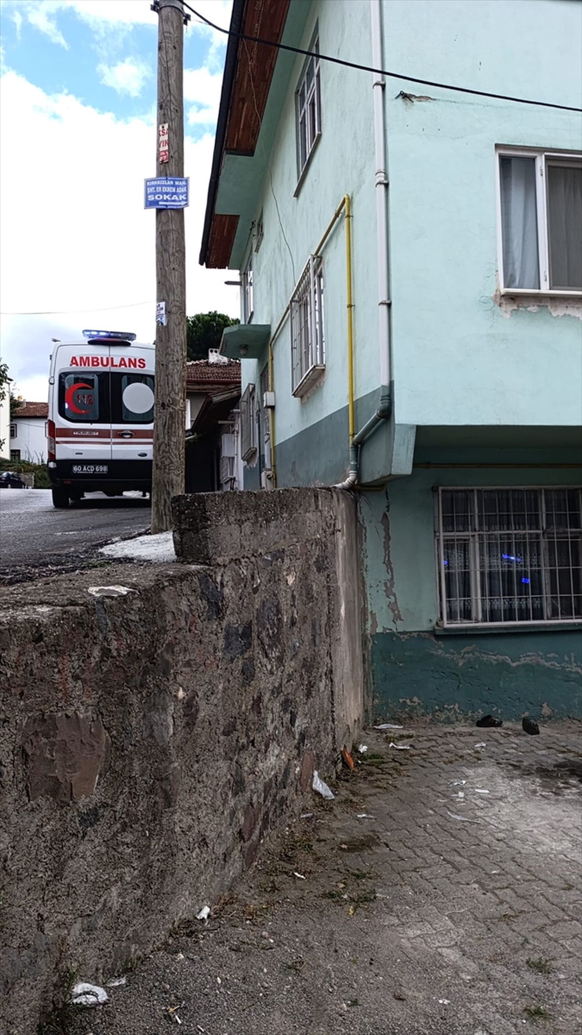 Tokat'ta duvardan düşen kişi hayatını kaybetti