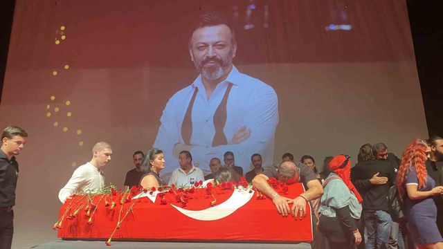 Serhat Kılıç'a duygusal veda: 30 yıllık arkadaşından yürek burkan sözler 5 unlu oyuncu serhat kilic icin duygusal anma 3 3 20215287 o