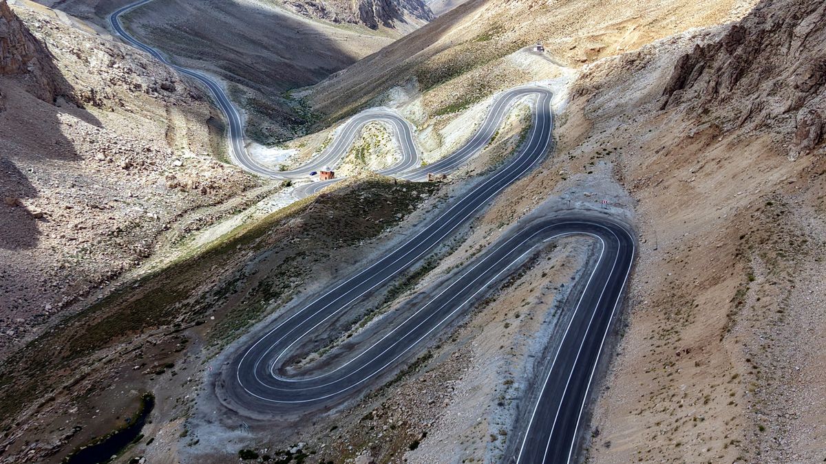 Van-Bahçesaray 13 km tünel için etüt başladı