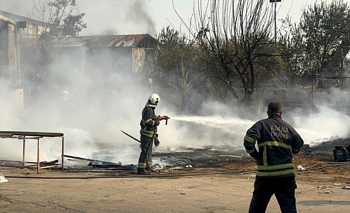 Adana'da hal kompleksinde çıkan yangın söndürüldü