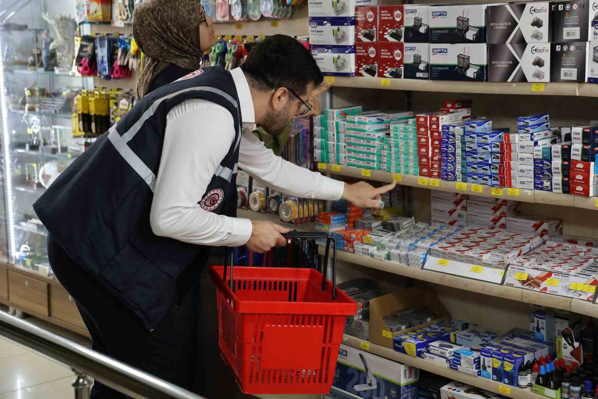 Adana’da yeni eğitim-öğretim sezonu öncesi kırtasiye denetimi