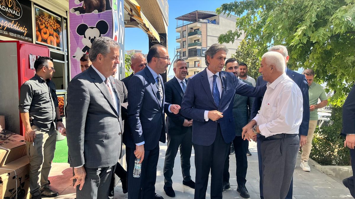 AK Parti Genel Başkan Yardımcısı Demir, Şırnak'ta esnafı ziyaret etti
