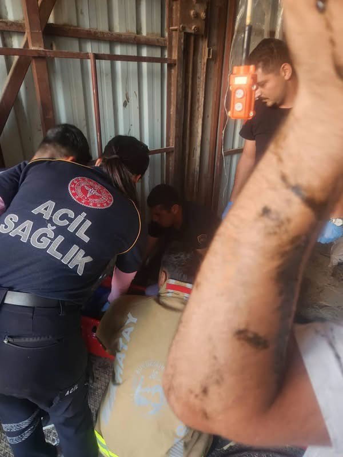 Antakya’da yük asansörü düştü: 1 yaralı