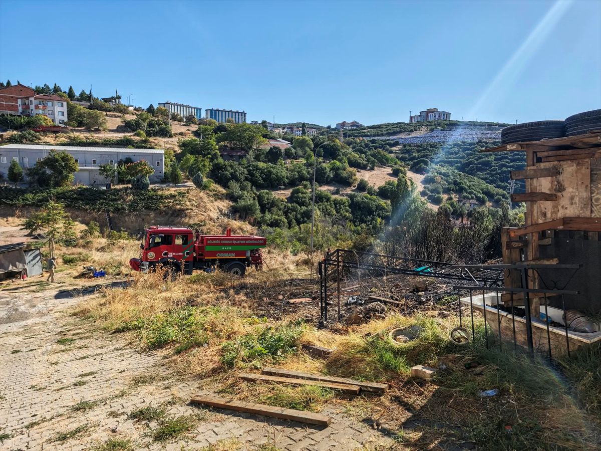 Bilecik'te otluk alanda çıkan yangın söndürüldü