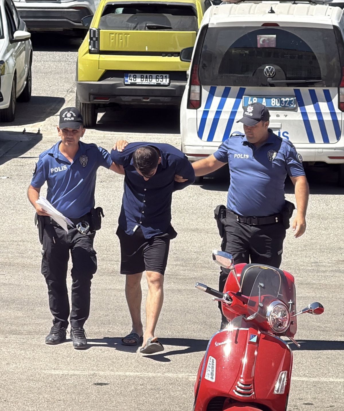 Bodrum'da kadınları takip ettiği öne sürülen şüpheli tutuklandı