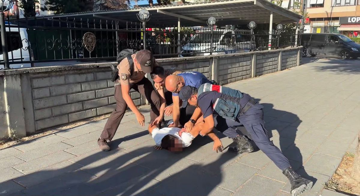 Bolu’da inşaatta başlayan kavga polis merkezi önünde devam etti
