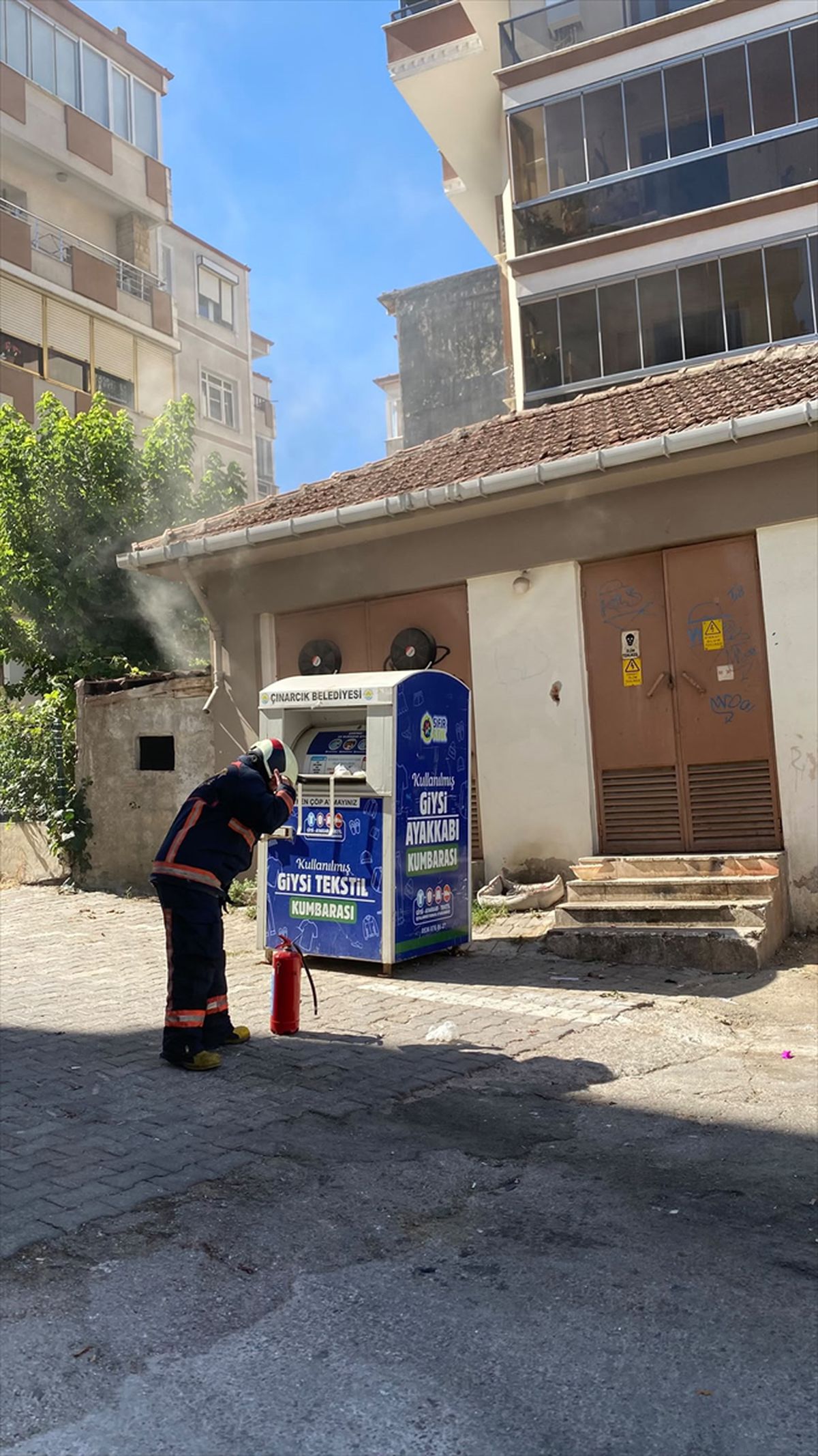 Çınarcık'ta çıkan trafo yangını büyümeden söndürüldü