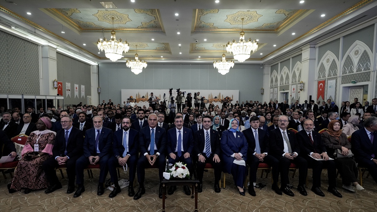 Cumhurbaşkanı Yardımcısı Yılmaz, 1. Müslüman Diaspora Forumu’nda konuştu: