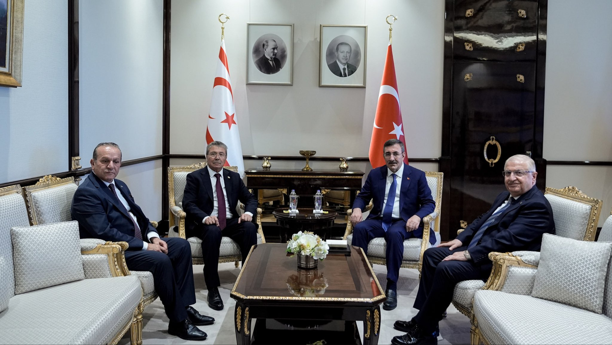 Cumhurbaşkanı Yardımcısı Yılmaz, KKTC Başbakanı Üstel ile görüştü