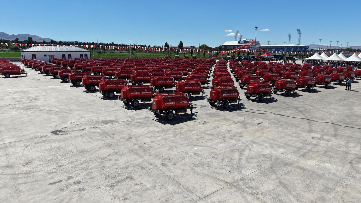 Erzurum'da 150 kırsal mahalleye olası yangınlara karşı su tankeri dağıtıldı