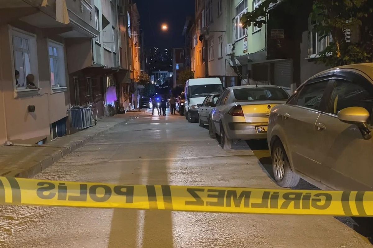 Esenler'de, evde çıkan tartışmada silahlı saldırgan dehşet saçtı: 3 ağır yaralı var