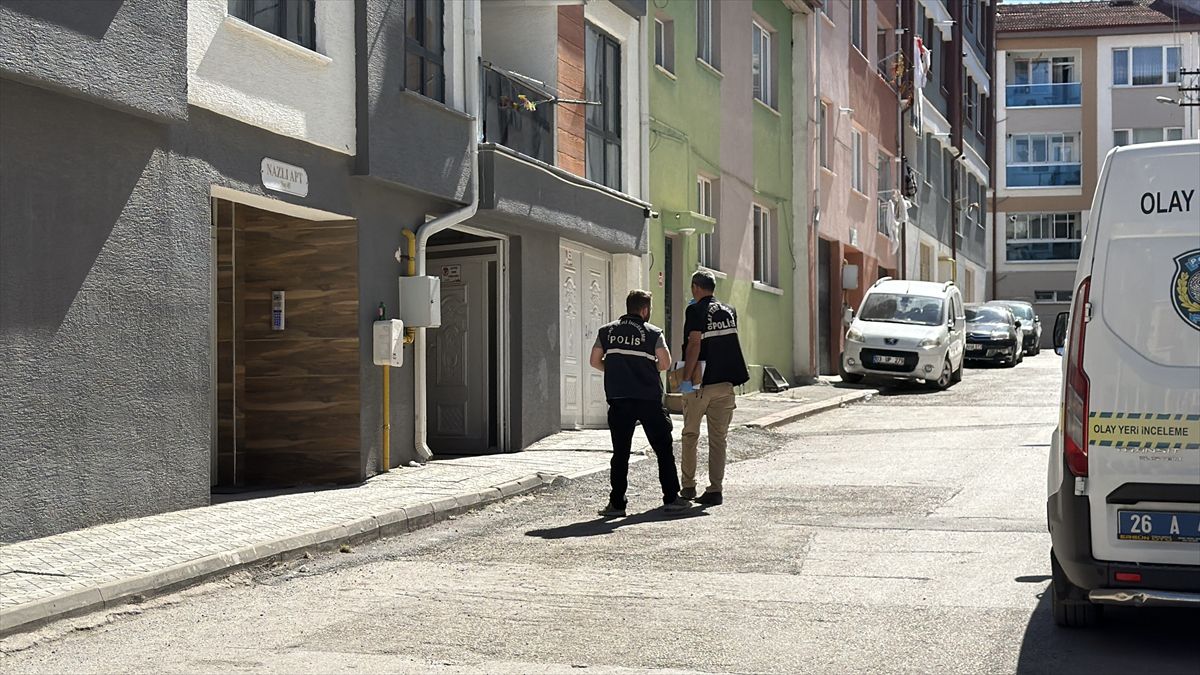 Eskişehir’de 3’üncü kattan düşen down sendromlu çocuk ağır yaralandı