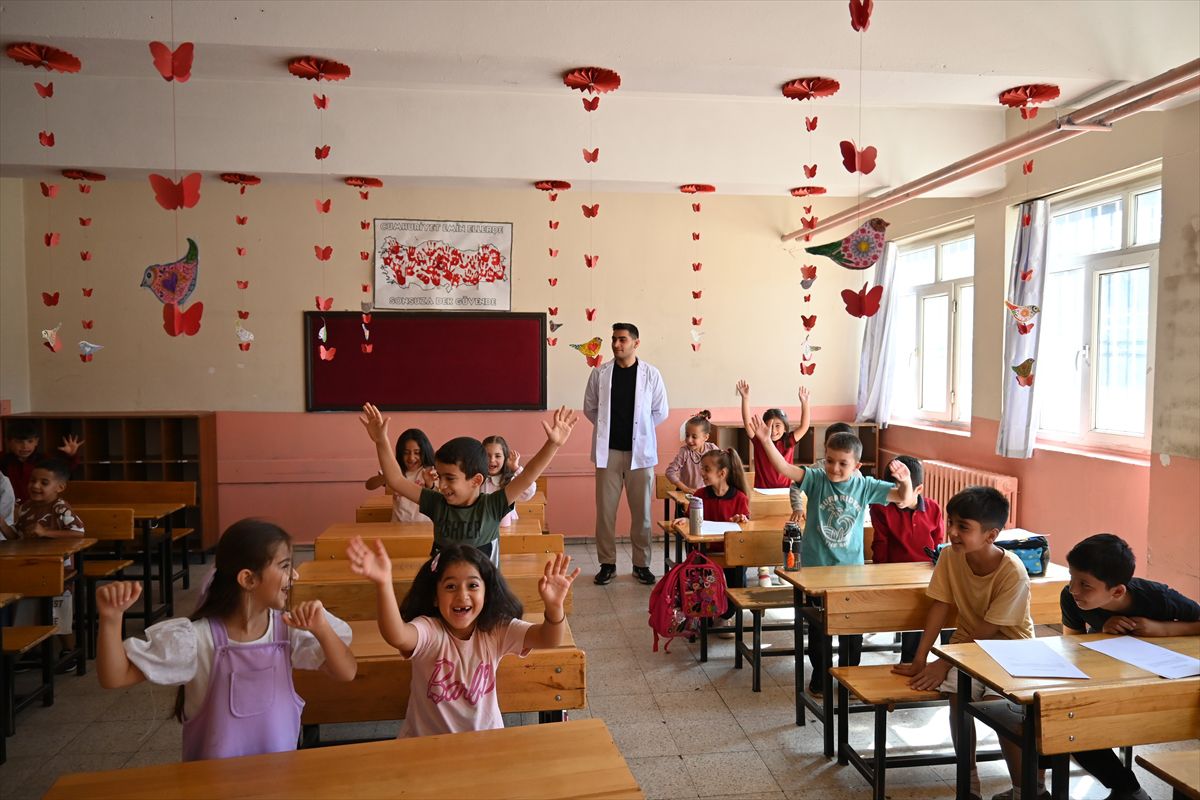 Hizan'da öğrenciler uyum haftası etkinlikleriyle okula hazırlanıyor