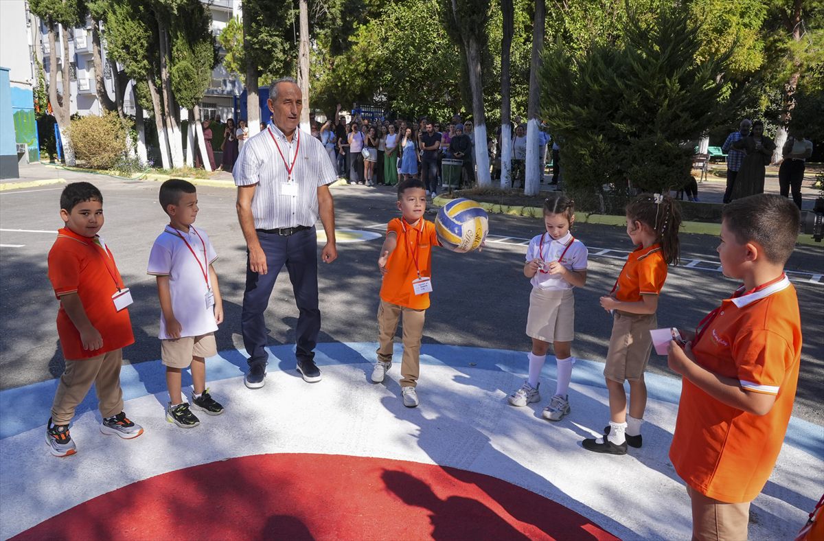 İzmir'de okullarda uyum eğitimi sürüyor