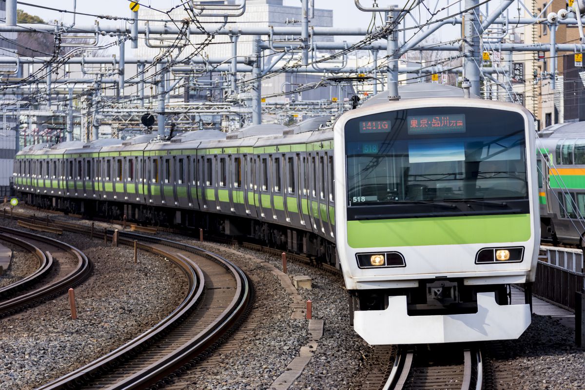 Japonya'da şiddetli yağış tren seferlerini aksattı
