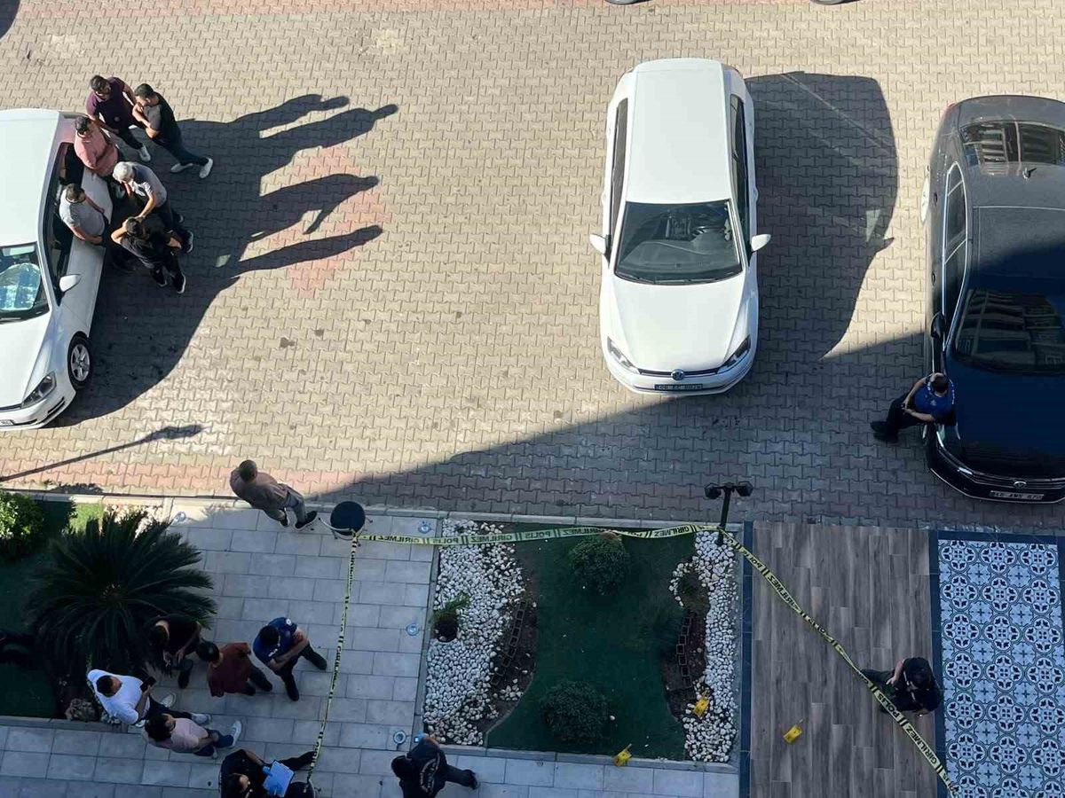 Kahramanmaraş’ta göğsünden çıkardığı tabancayla 2 kadını yaraladı