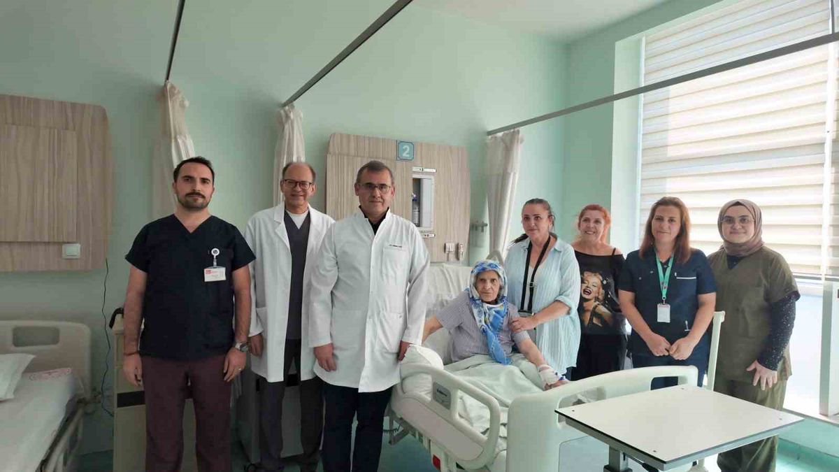 Kalp kapağında ezber bozan operasyon