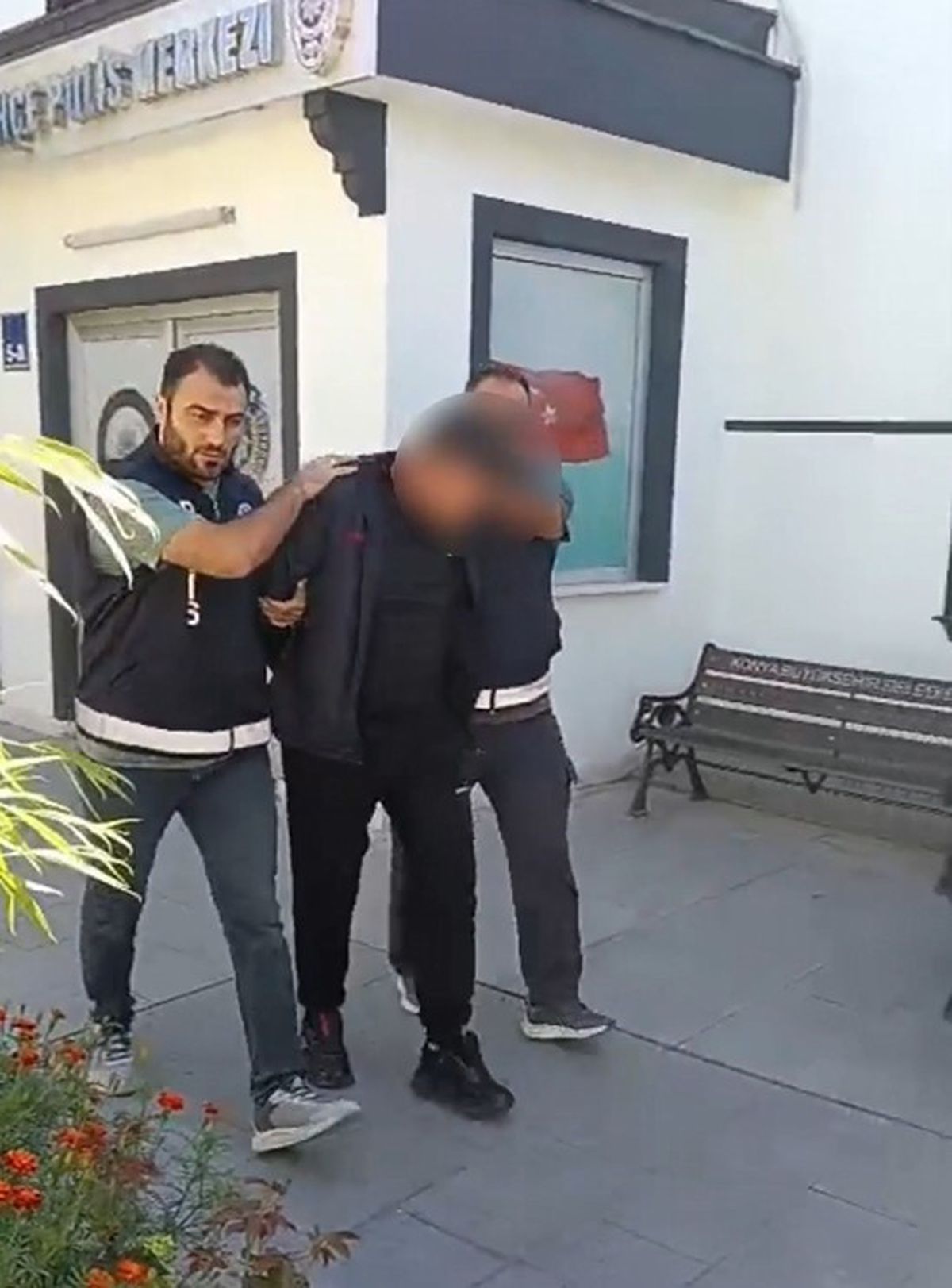 Konya’da trafikte elinde sopayla saldırı girişimine 380 bin TL ceza