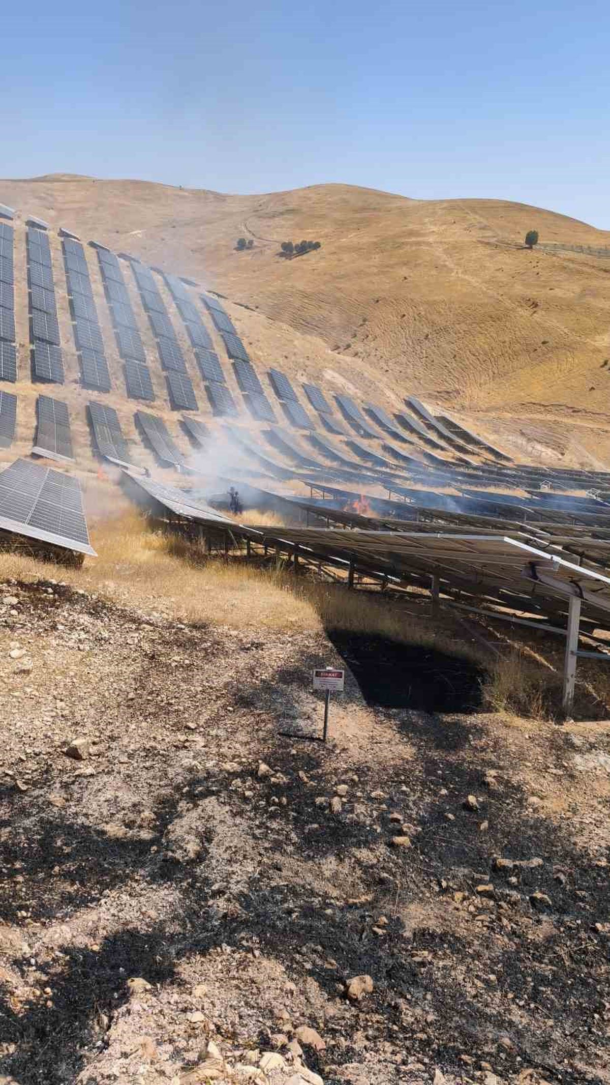 Kurtalan’da güneş enerjisi panellerinde yangın
