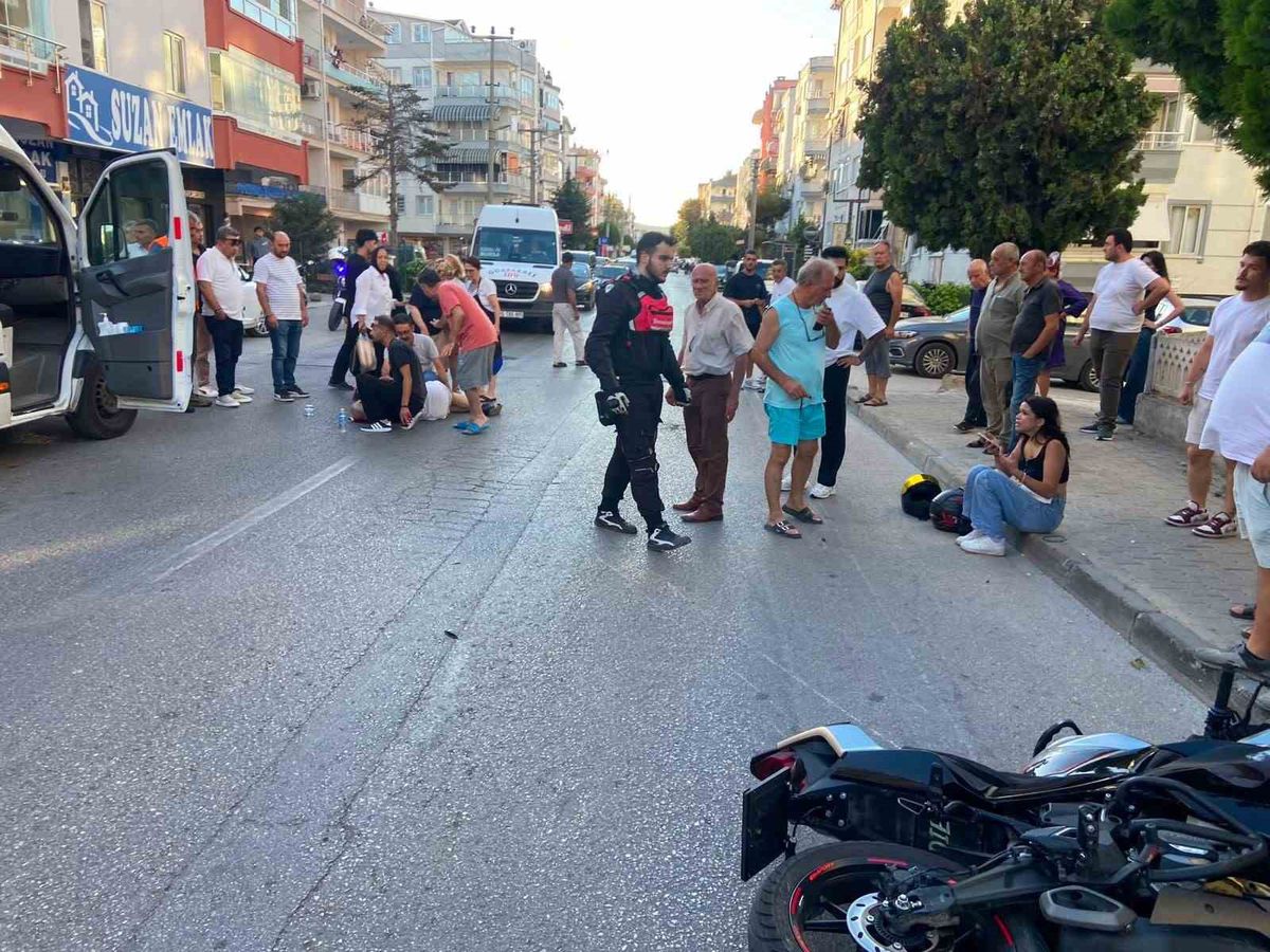 Mudanya’da motosiklet yayaya çarptı: 2 yaralı