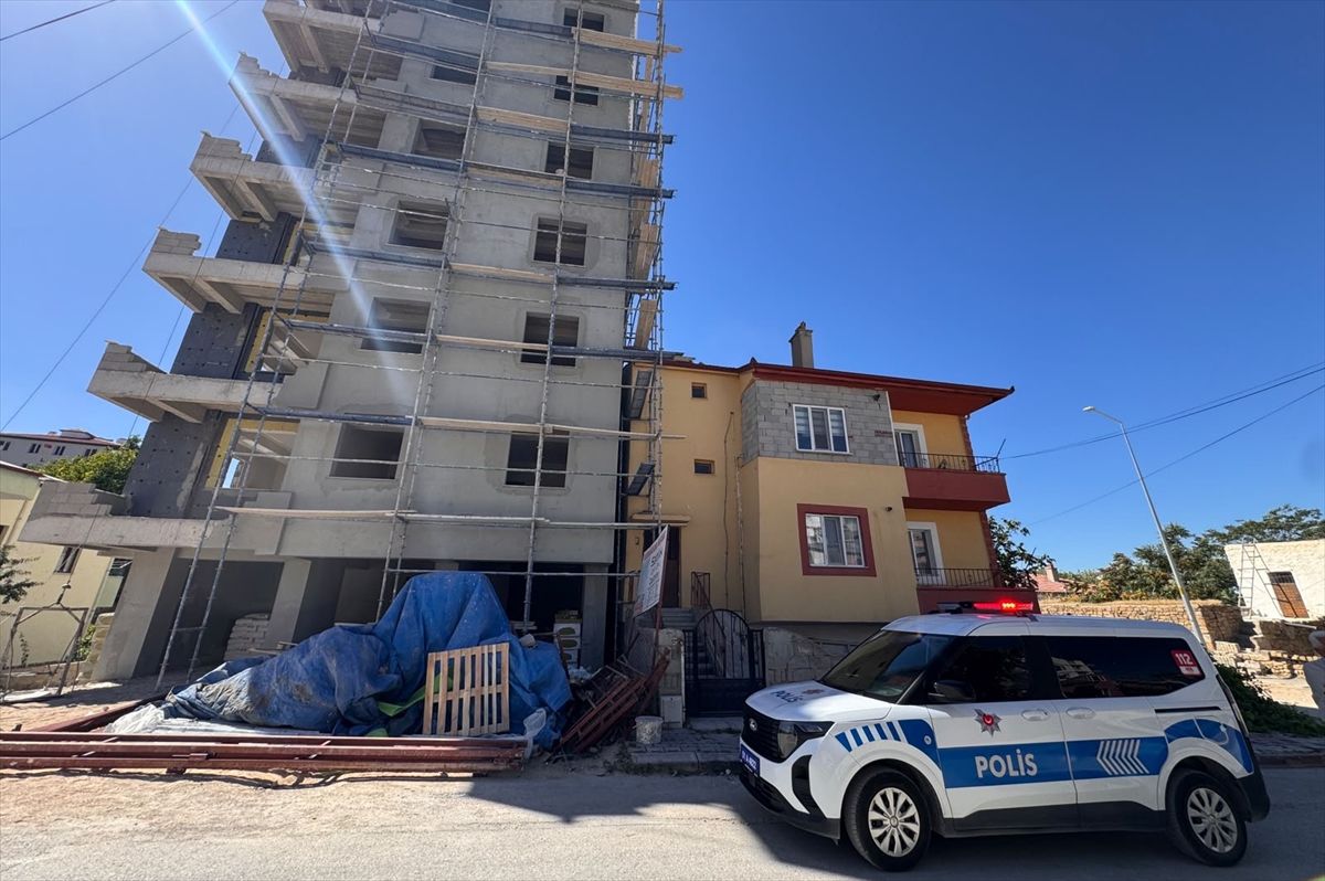 Niğde'de inşaatın 3. katından düşen işçi yaralandı