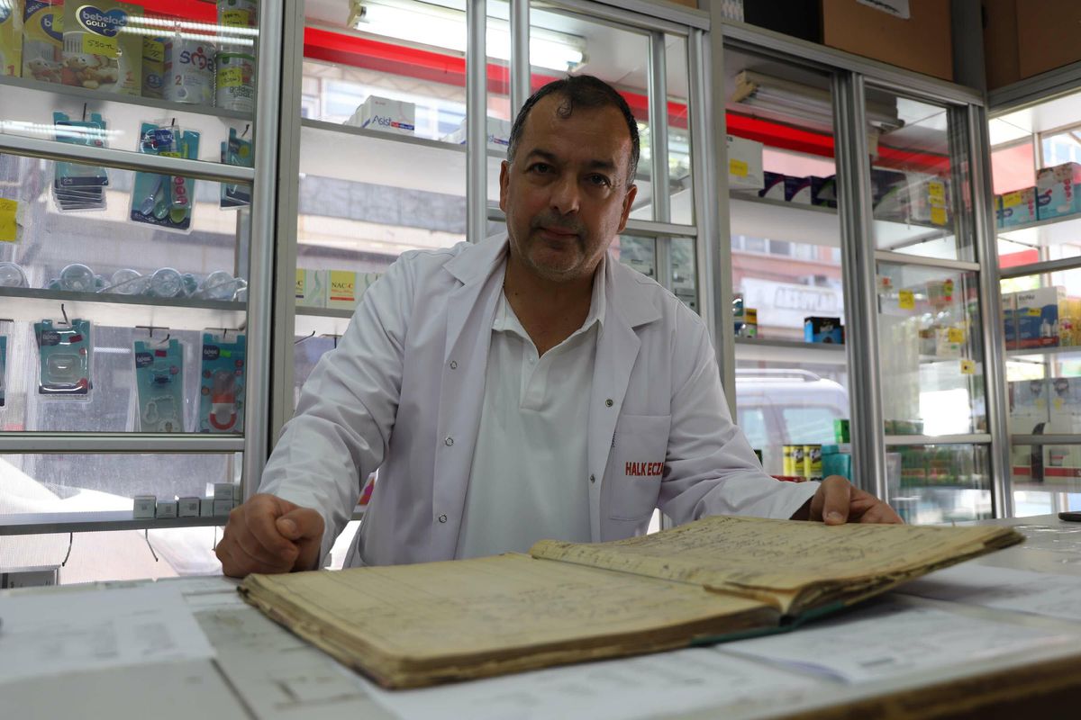 Rum eczacıdan kalan reçete defteri, İzmir’in kurtuluşunu belgeliyor