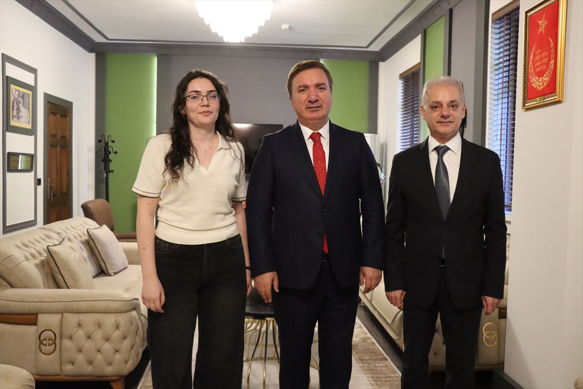Silahlı saldırıda bir bacağını kaybeden doktor başhekim oldu