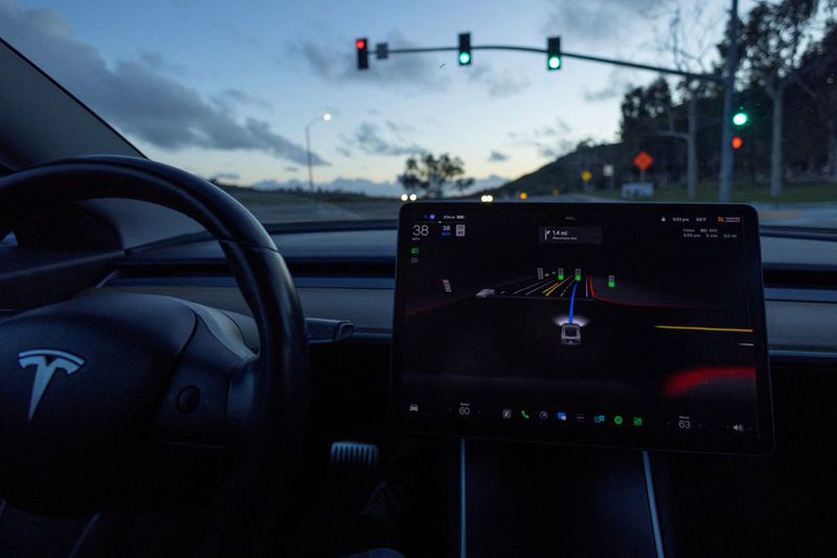 Slovenya, Tesla'nın FSD Sürücü Destek Sistemini Onayladı