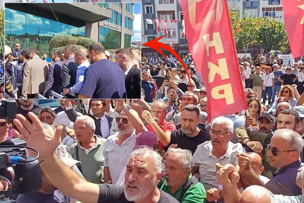 Üsküdar'da gergin dakikalar! Seçim bitti, AK Partililer belediye binasına koştu