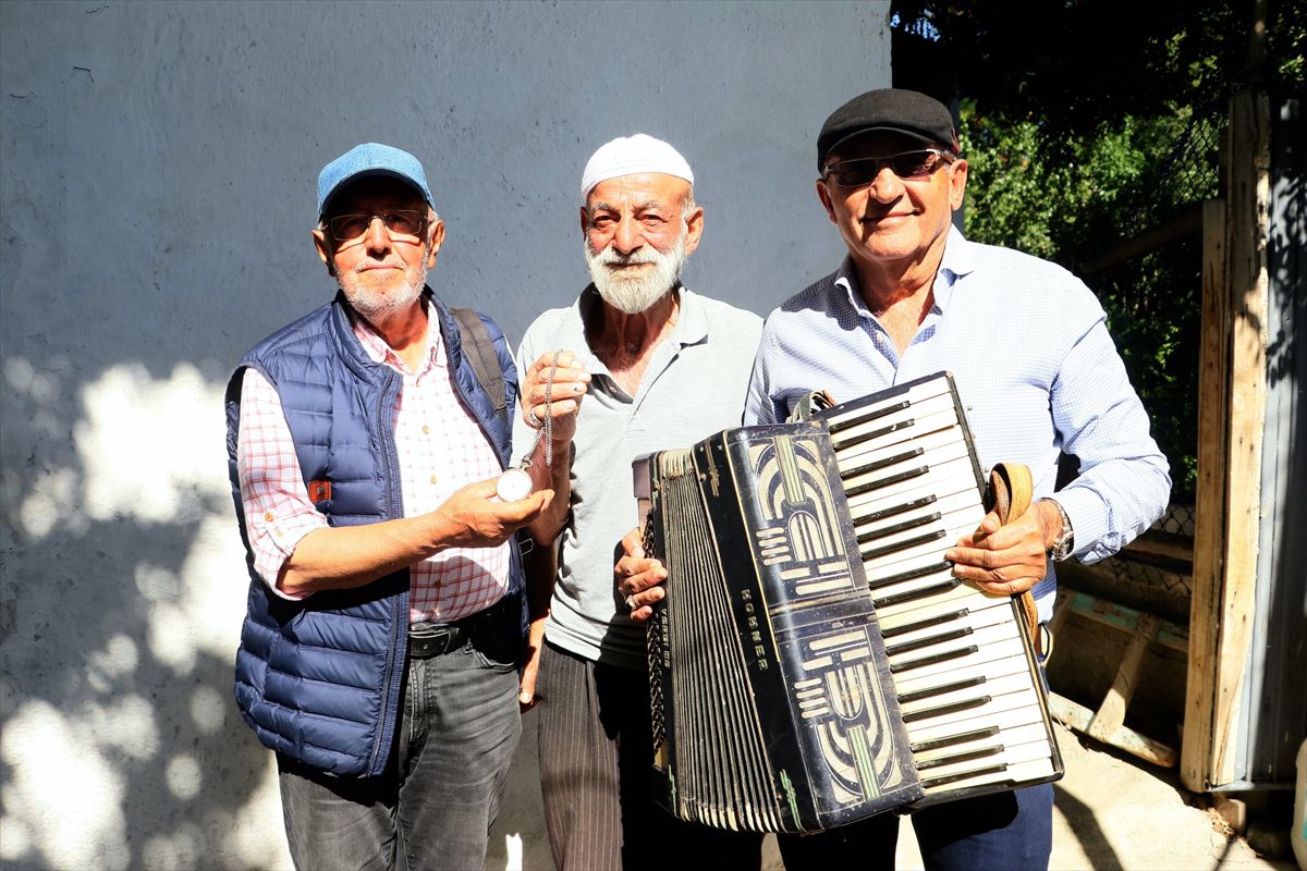 60 yıldır topladığı eşyaları müzeye bağışladı