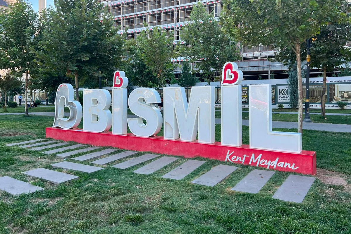 Açıkta bırakılan elektrik kablosuna temas eden çocuk, akıma kapılarak yaralandı