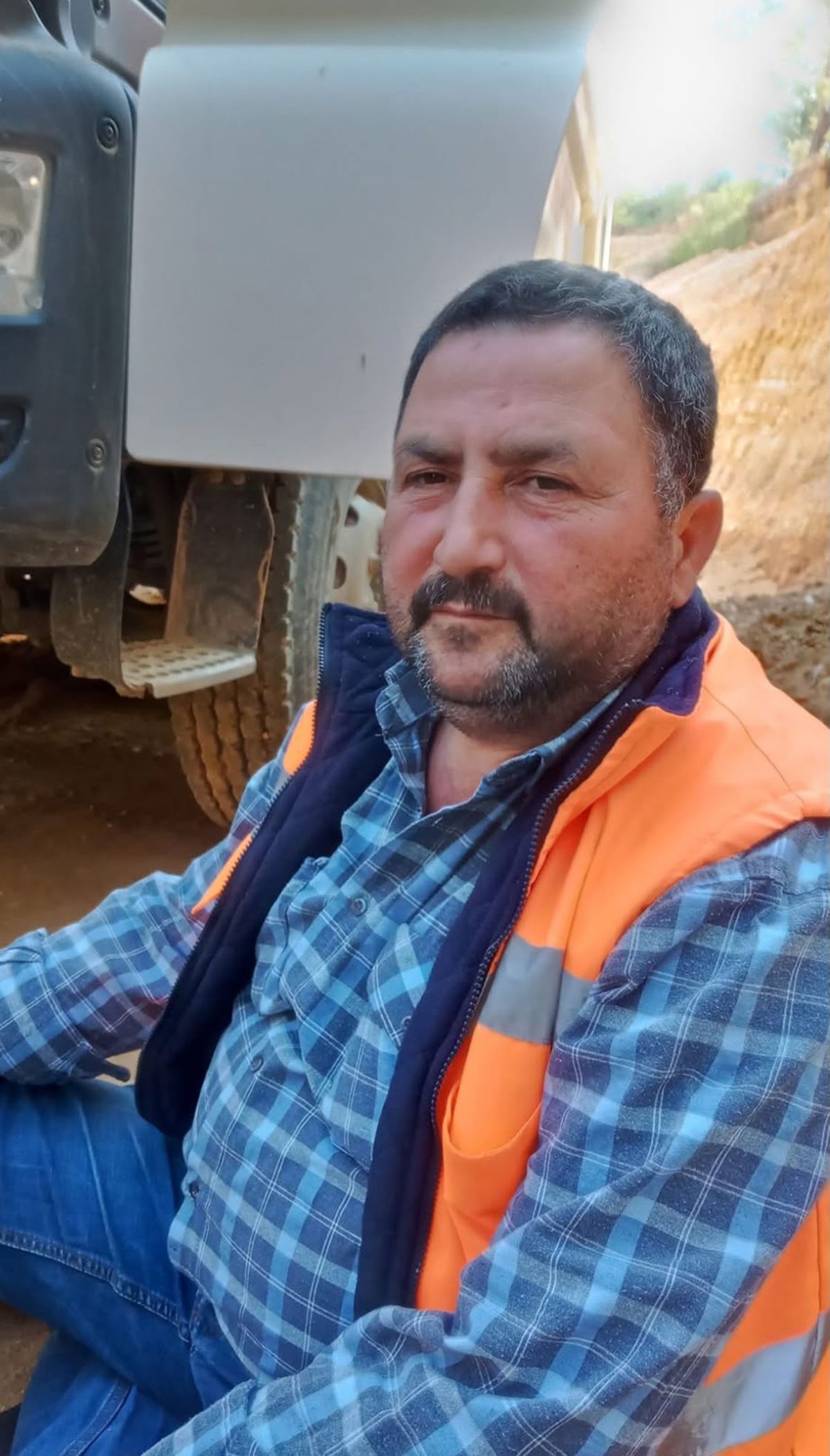 Aksu yangını 3'üncü gününde; mahalleli parasını cebinden ödediği suyla havuzu doldurdu