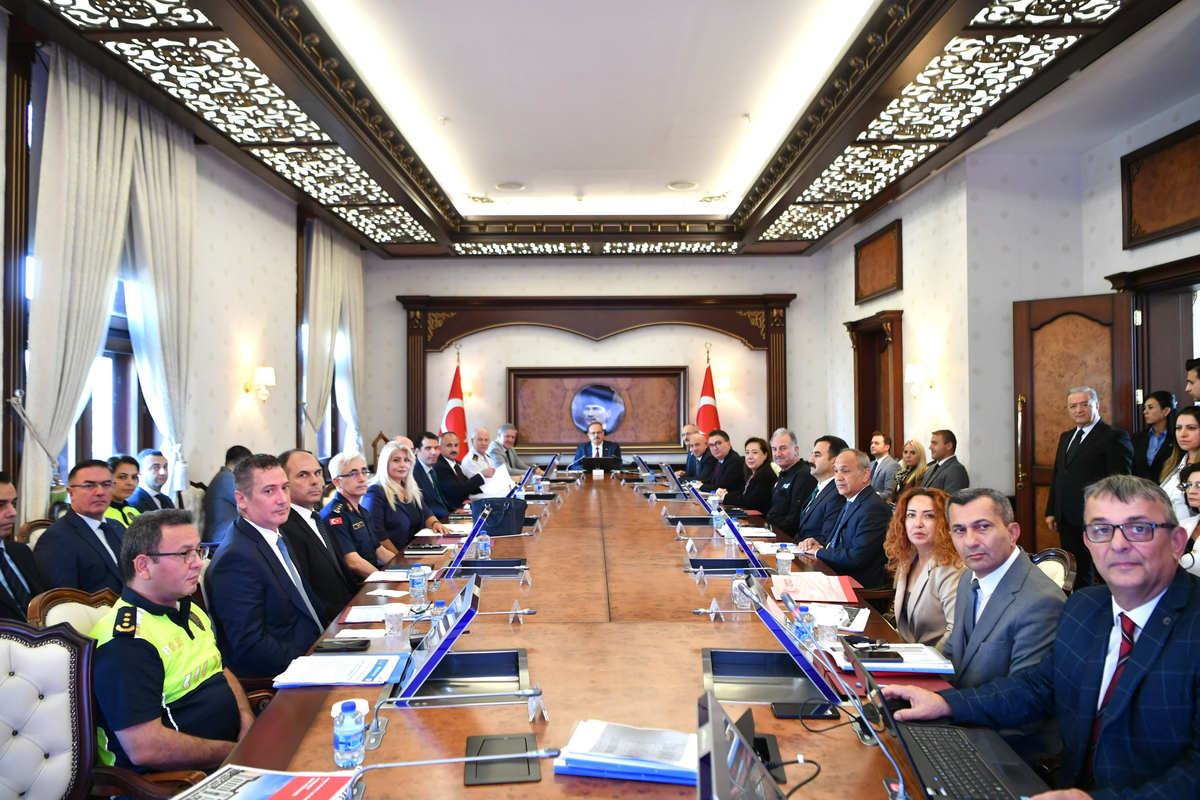 Ankara Valisi Yakup Canbolat başkanlığında 'okul güvenliği' toplantısı yapıldı