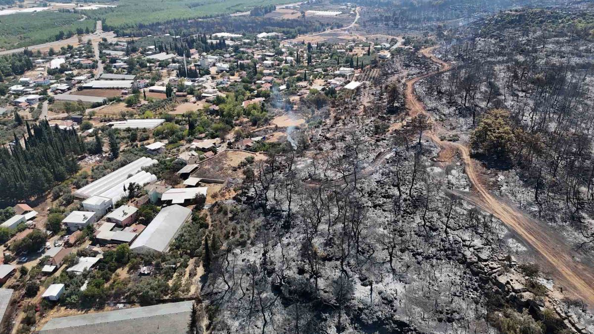 Antalya’da Aksu orman yangınının enerjisi düşürüldü