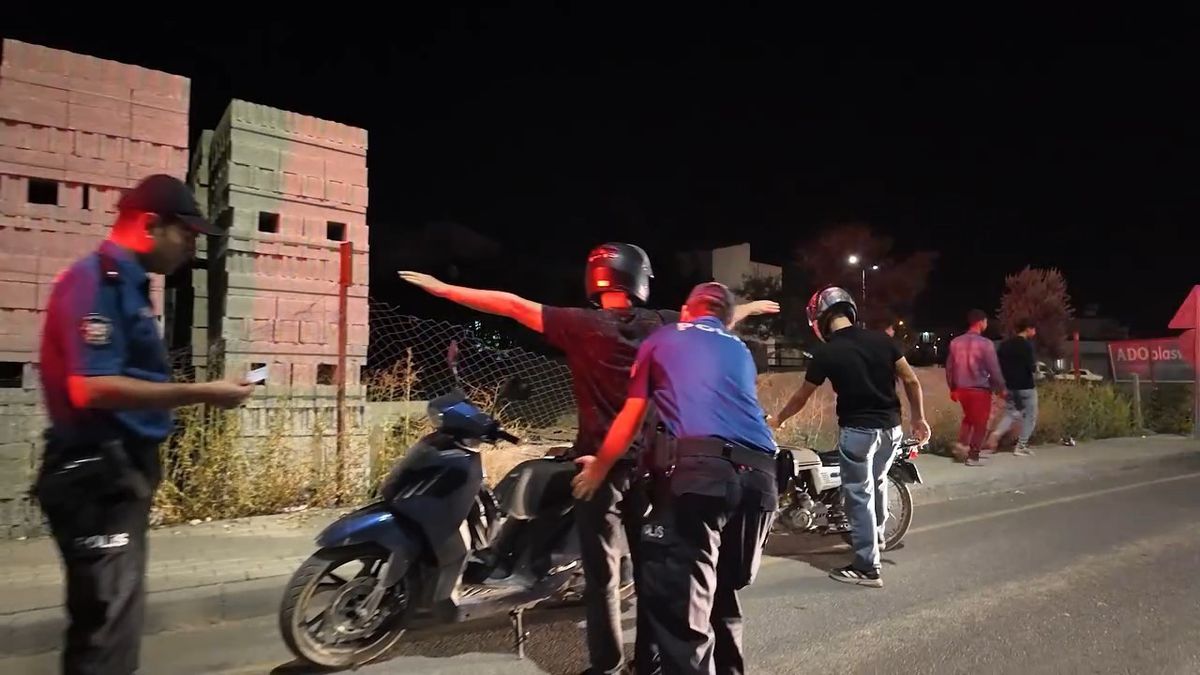 Asayiş uygulamasında 2 aranan şahıs yakalandı
